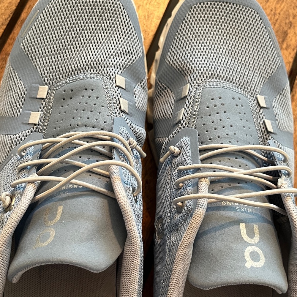 On Cloud 6 gently worn men’s sneakers in Chambray/White Sz 10.5 - Picture 8 of 9